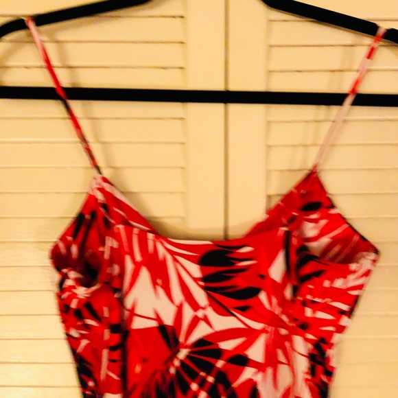 {Alyn Paige} Red/white/black leaf print midi dress - Picture 5 of 8